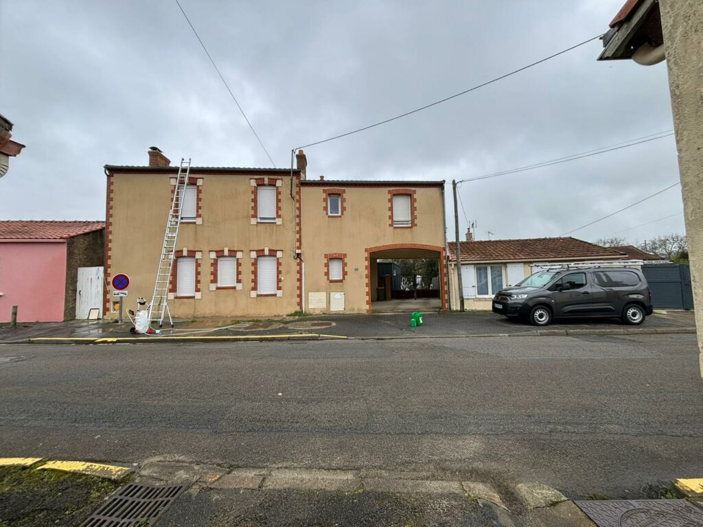 Toiture terminée, vue générale, L'Atelier du toit 01 Ain